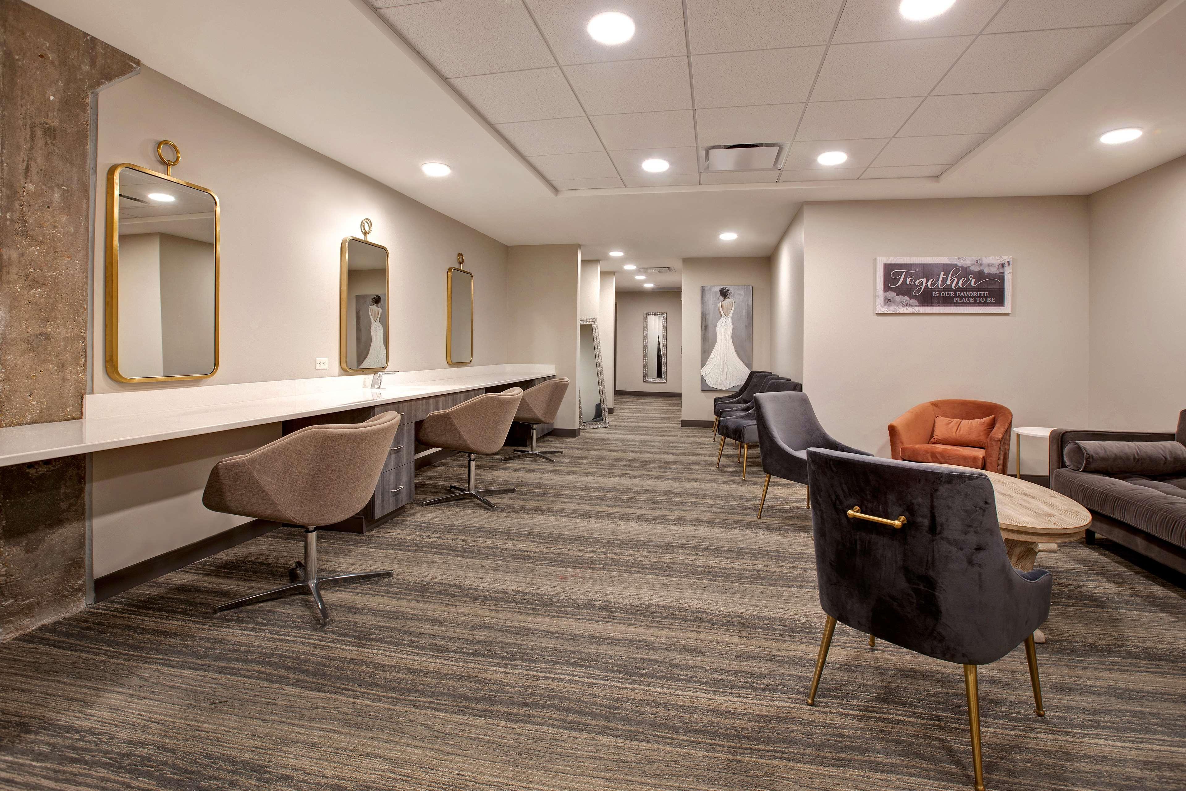 Embassy Suites By Hilton Rockford Riverfront Ngoại thất bức ảnh