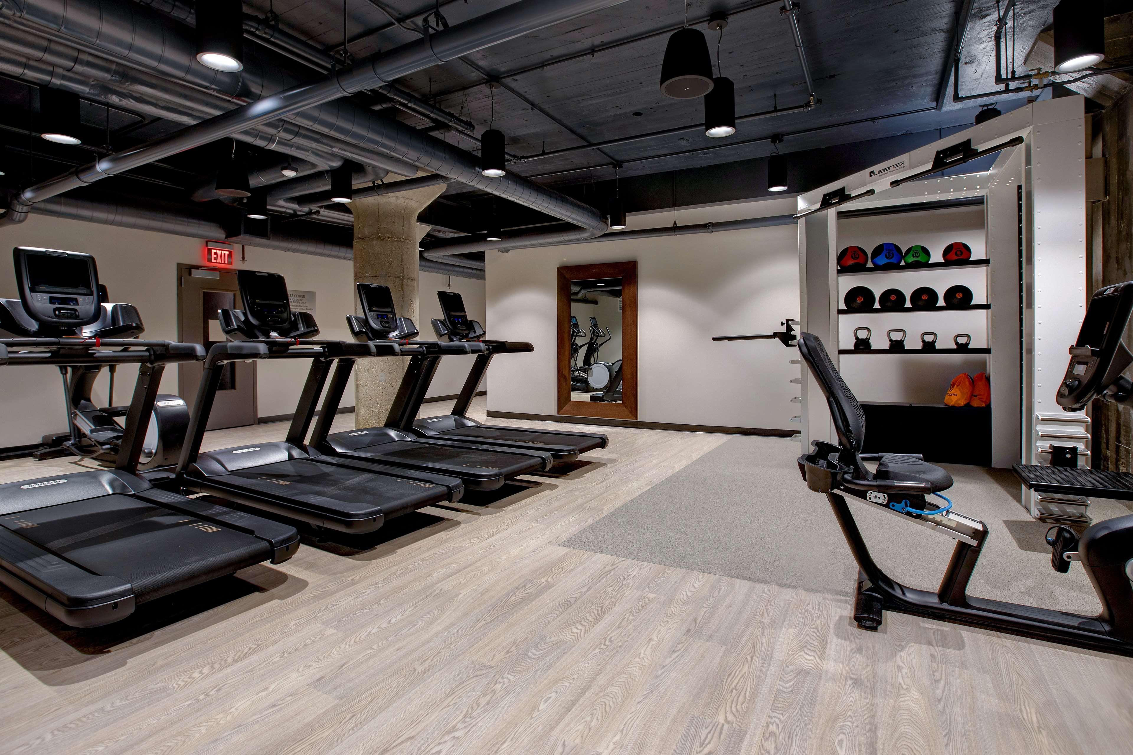 Embassy Suites By Hilton Rockford Riverfront Ngoại thất bức ảnh