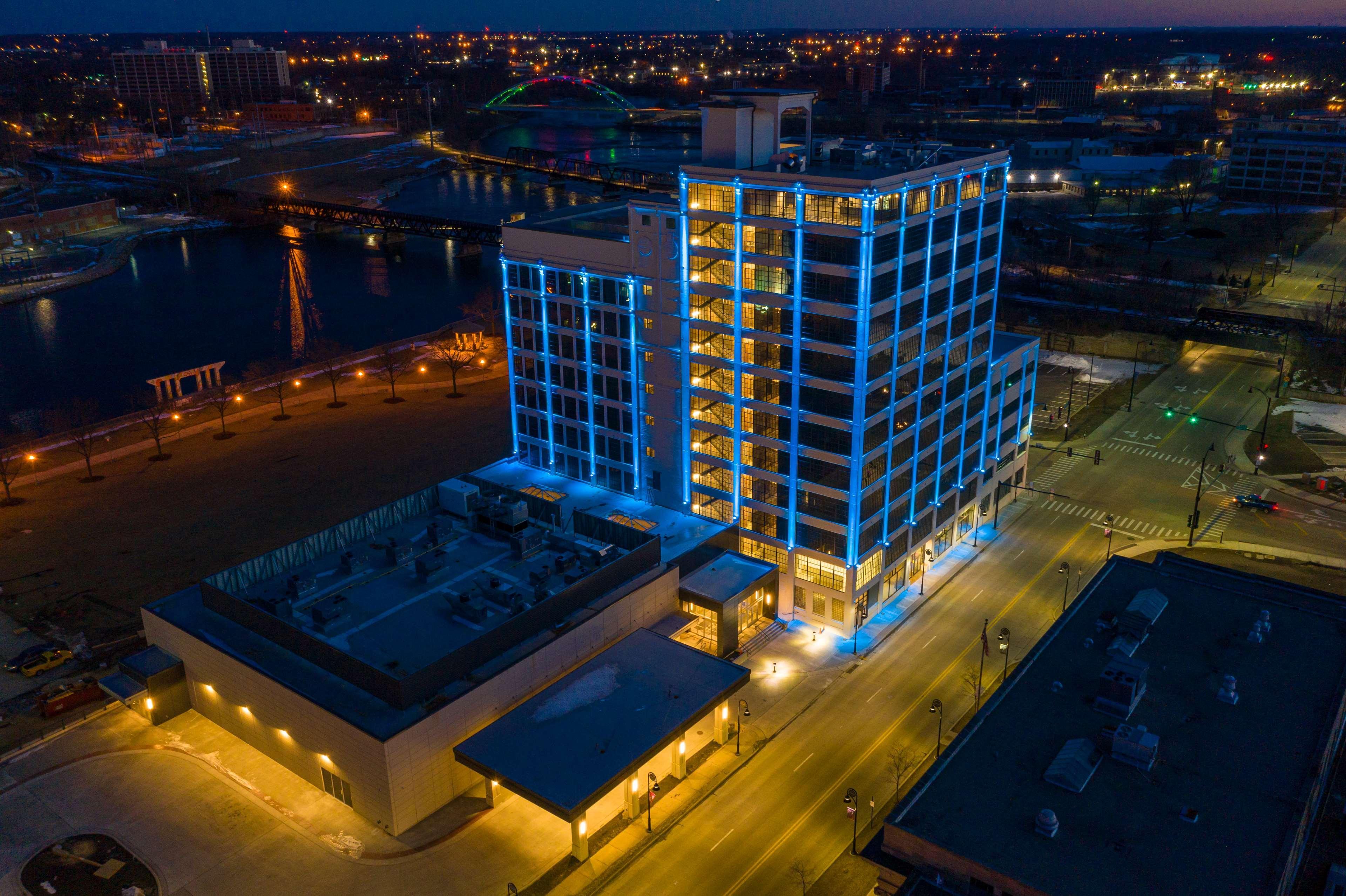 Embassy Suites By Hilton Rockford Riverfront Ngoại thất bức ảnh