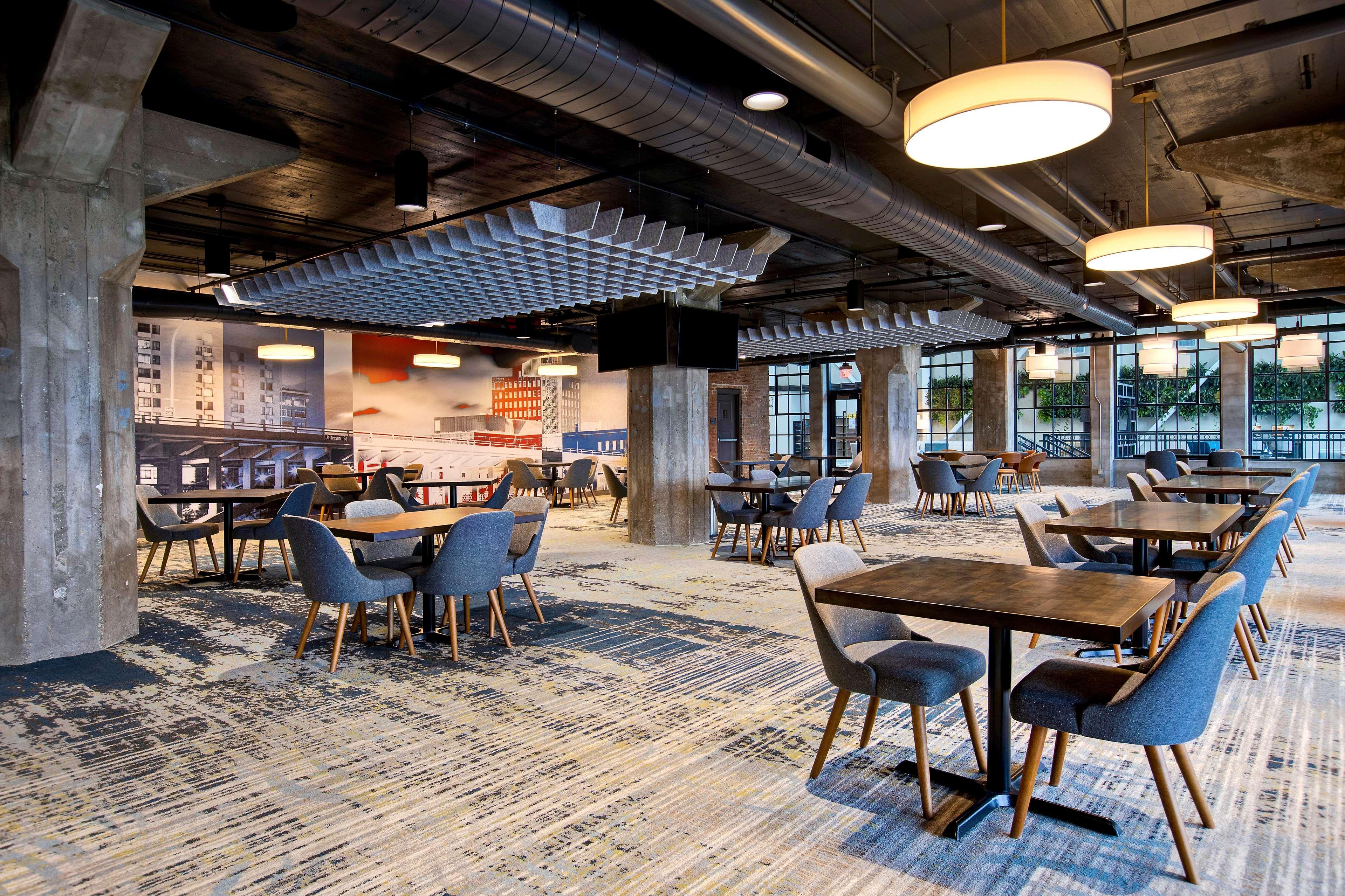 Embassy Suites By Hilton Rockford Riverfront Ngoại thất bức ảnh