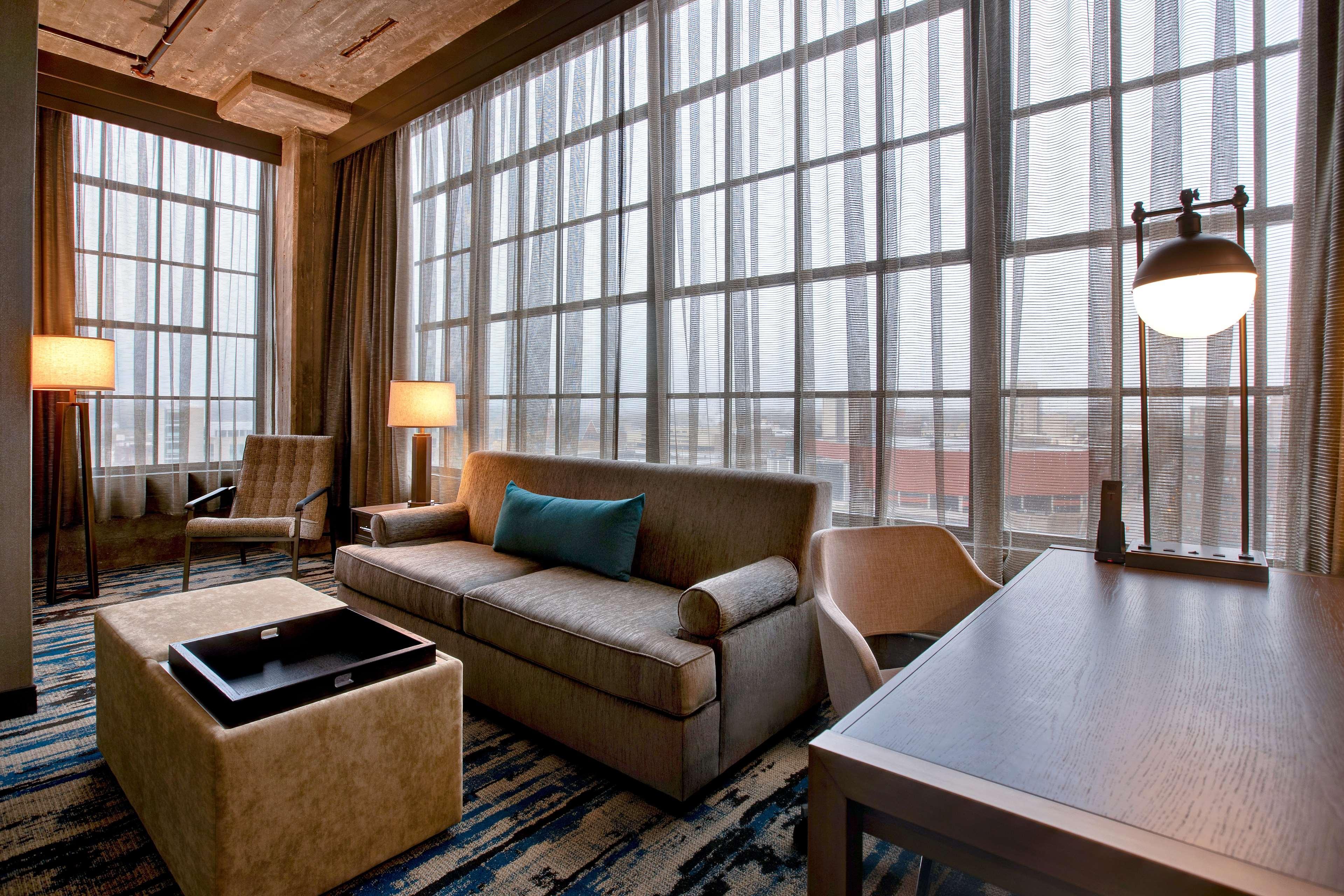 Embassy Suites By Hilton Rockford Riverfront Ngoại thất bức ảnh