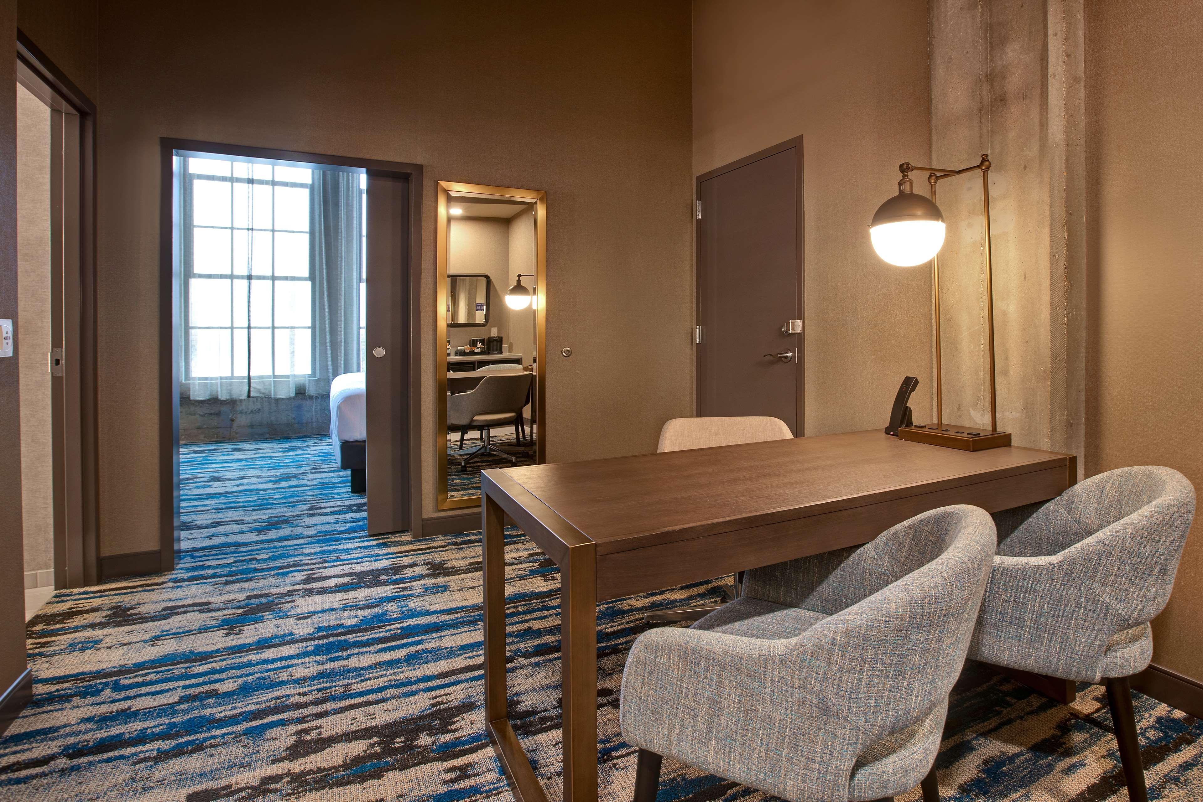 Embassy Suites By Hilton Rockford Riverfront Ngoại thất bức ảnh