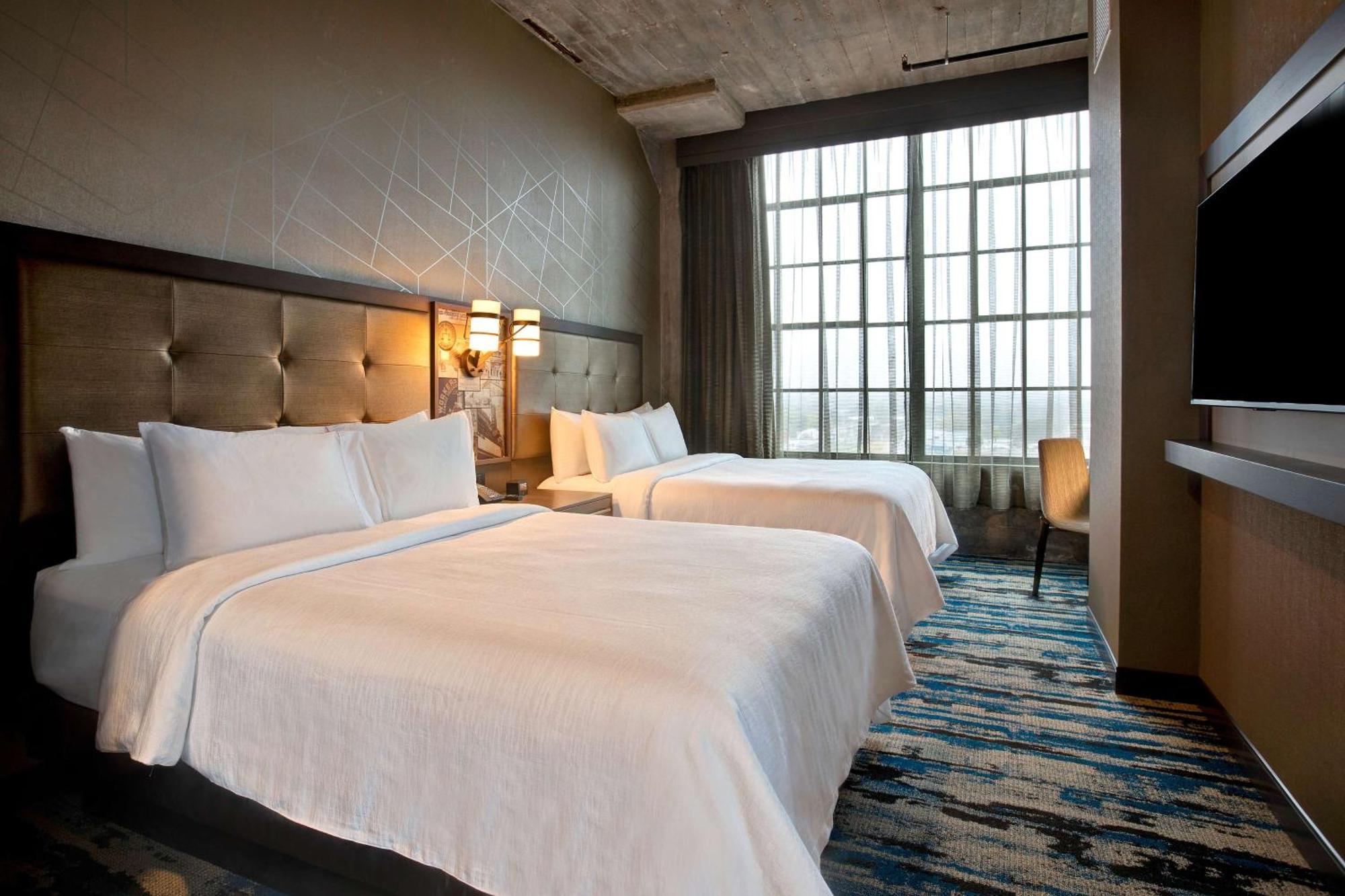 Embassy Suites By Hilton Rockford Riverfront Ngoại thất bức ảnh