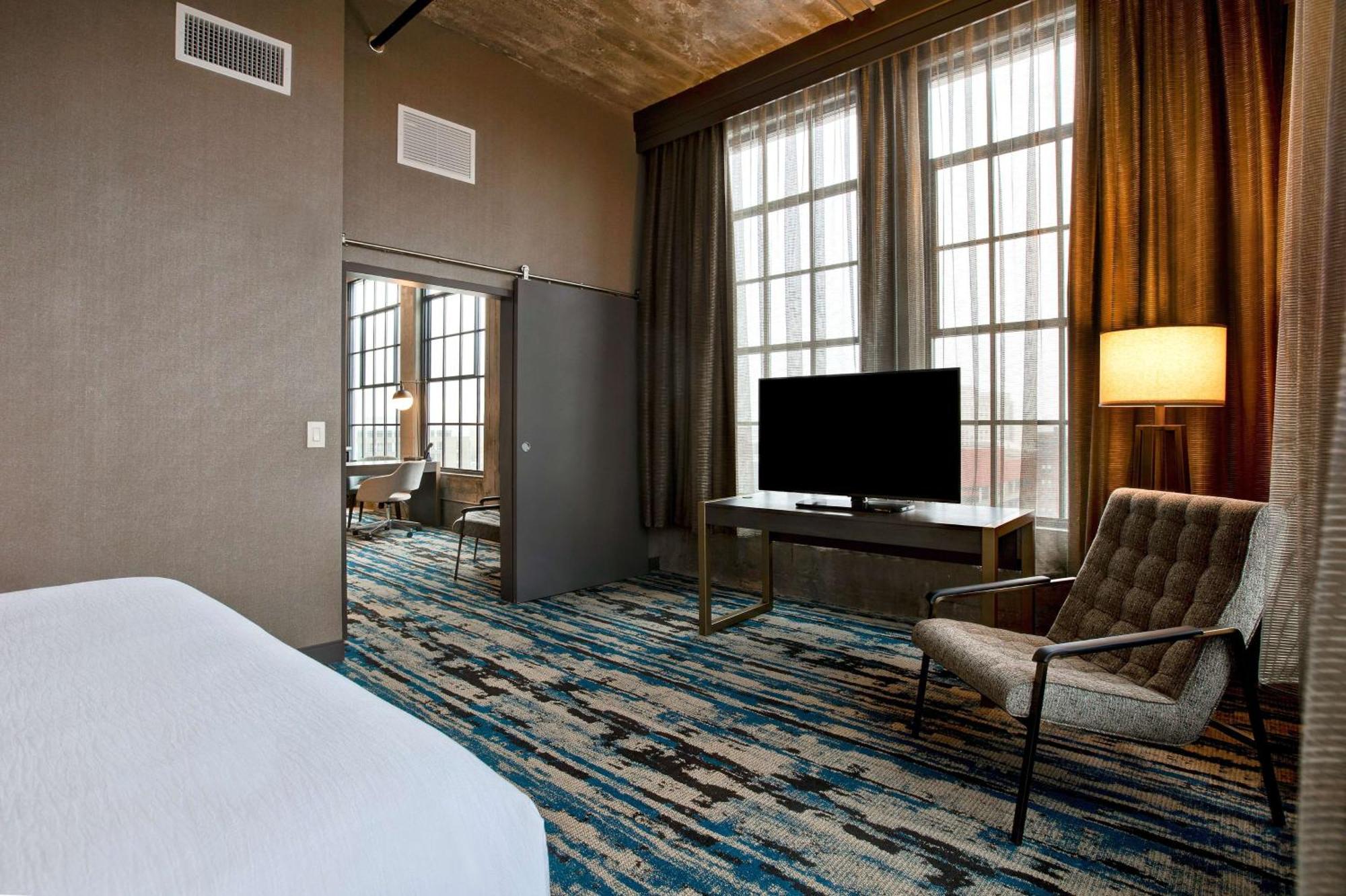 Embassy Suites By Hilton Rockford Riverfront Ngoại thất bức ảnh