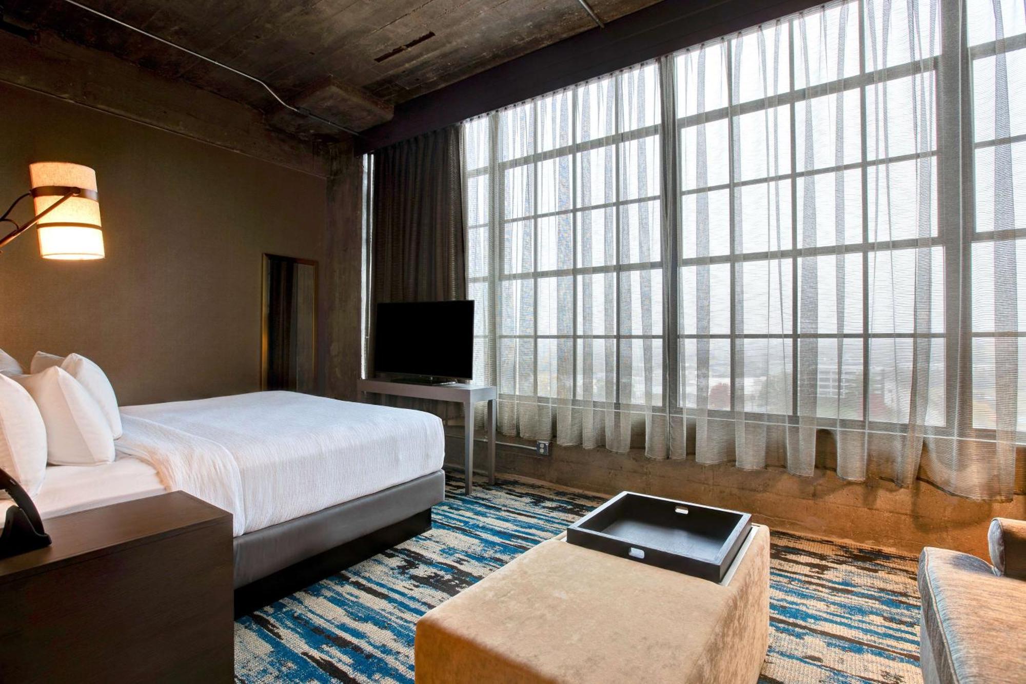 Embassy Suites By Hilton Rockford Riverfront Ngoại thất bức ảnh