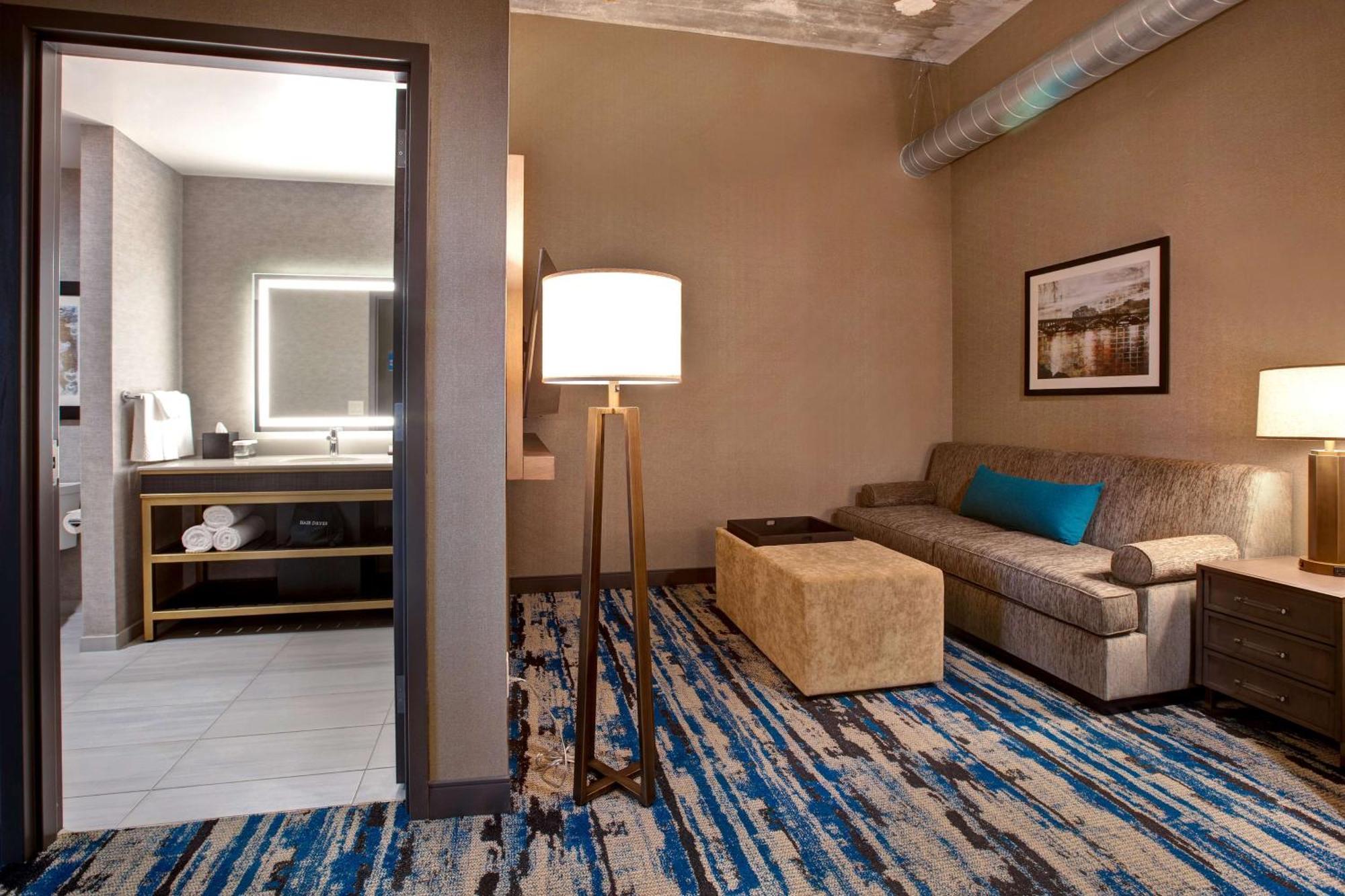 Embassy Suites By Hilton Rockford Riverfront Ngoại thất bức ảnh