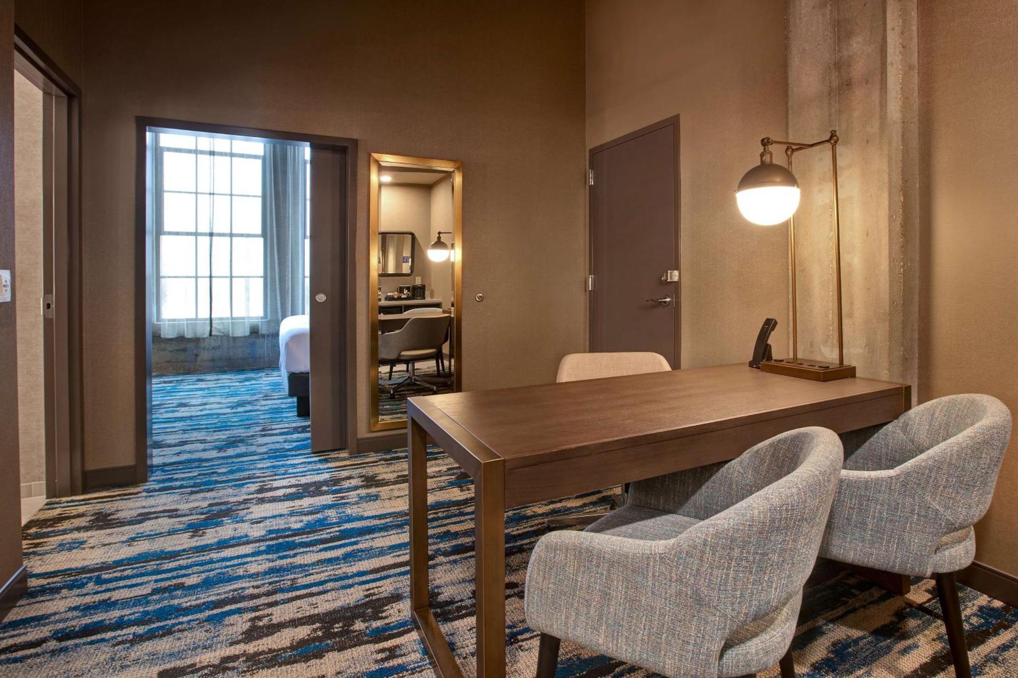Embassy Suites By Hilton Rockford Riverfront Ngoại thất bức ảnh
